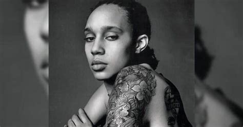 Brittney Griner Goes Fully Nude for ESPN’s 2015 Body Issue:。